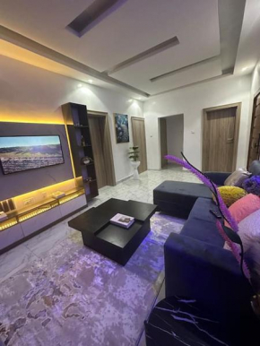 Cozy home away from home & Workstation support